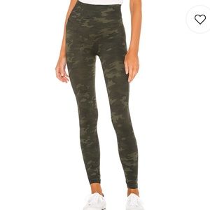 SPANX Look At Me Now Seamless Legging